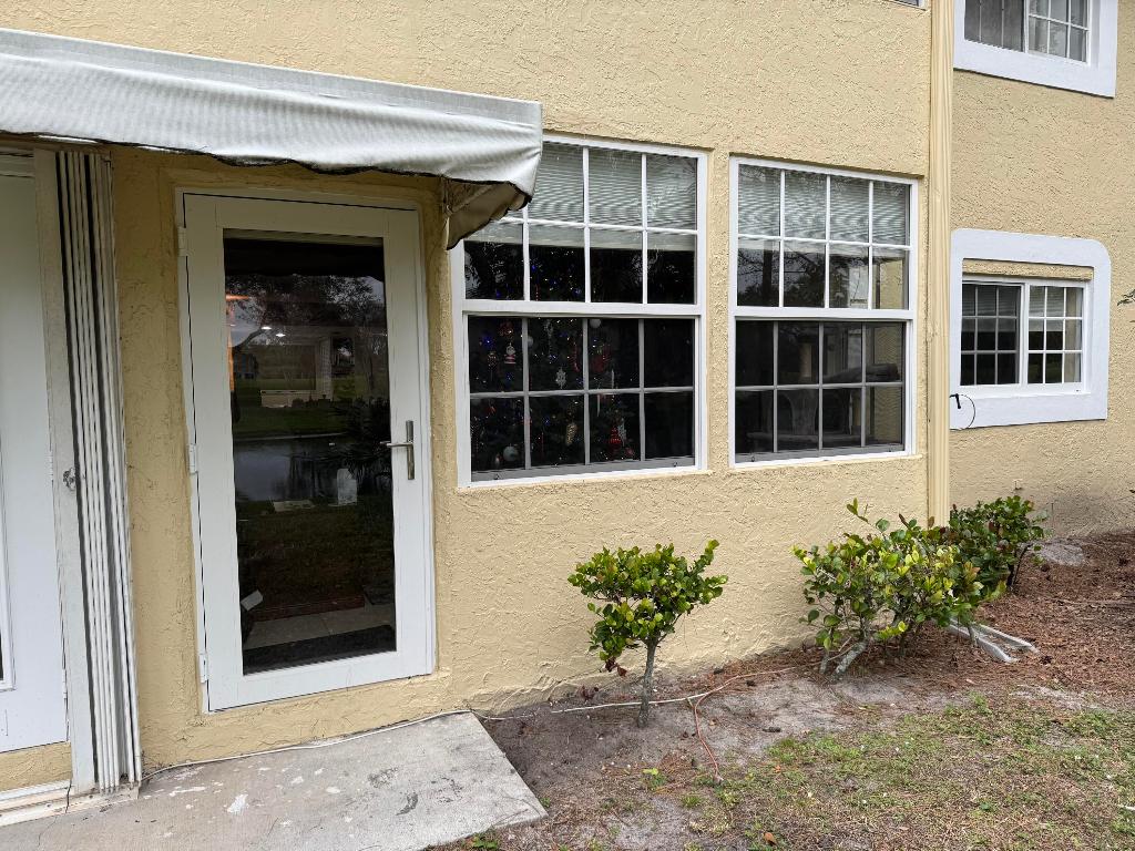 PALM BEACH TRACE COND DECL FILED 8-7-90 IN OR6542P - Residential