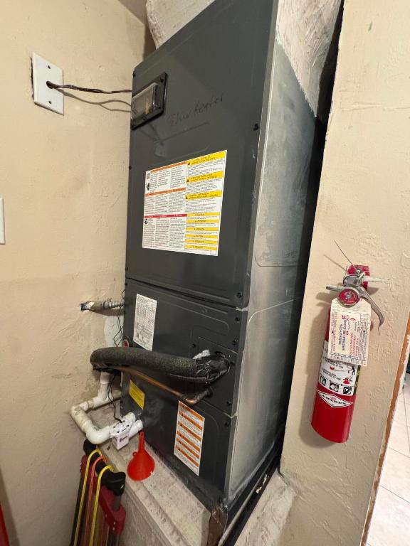 PALM BEACH TRACE COND DECL FILED 8-7-90 IN OR6542P - Residential