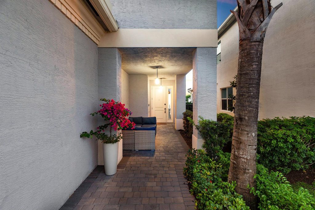 Photo of 9601 Highland Pointe Pass, Delray Beach, FL 33446 (MLS # R11089991)