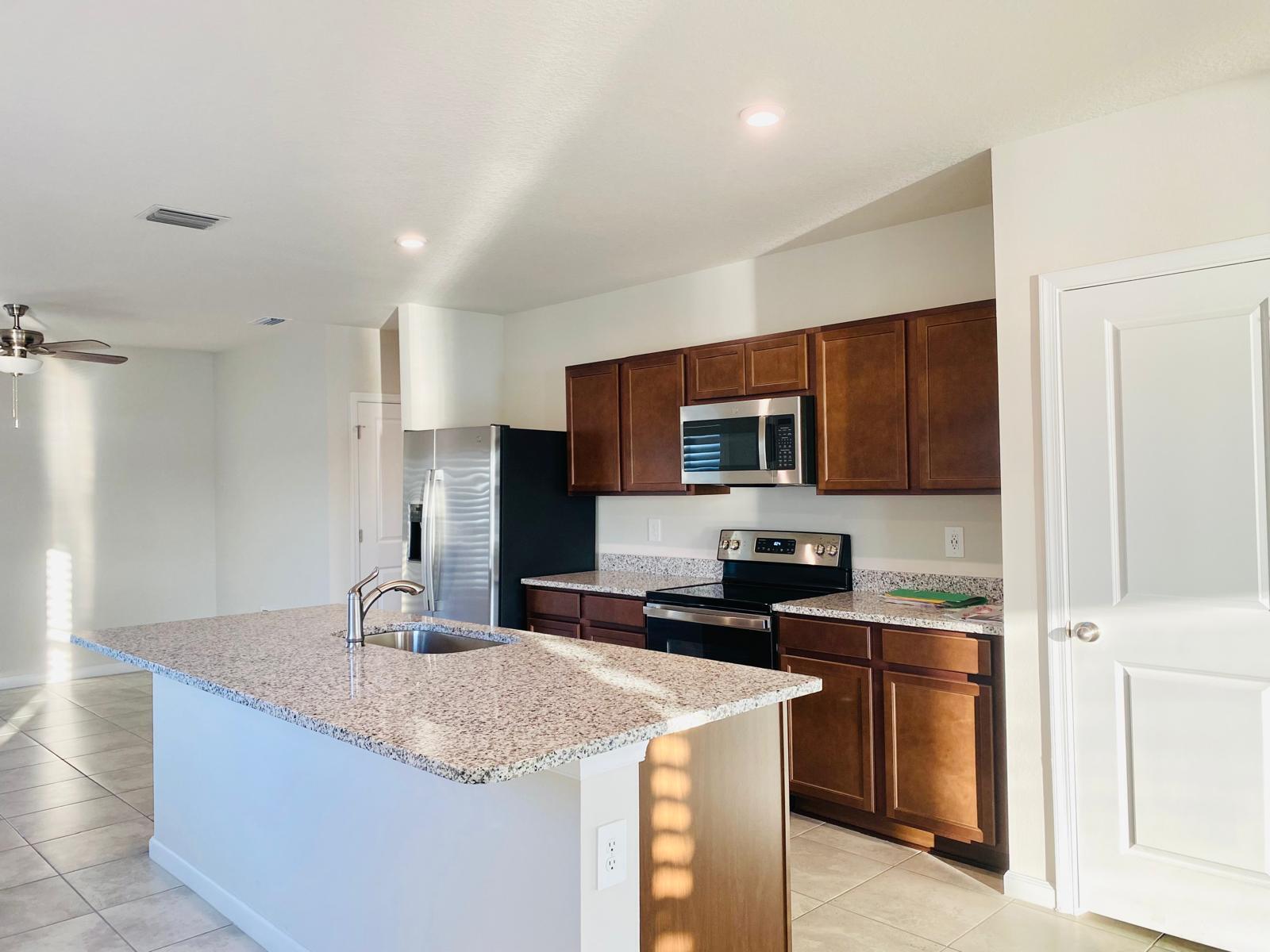 AVALON CROSSING PHASE II - Residential Lease