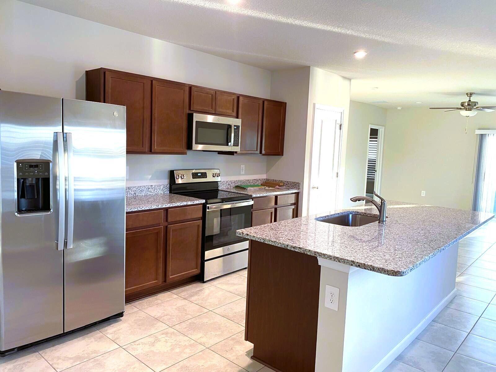 AVALON CROSSING PHASE II - Residential Lease