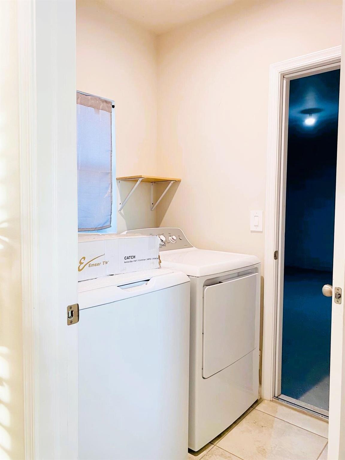 AVALON CROSSING PHASE II - Residential Lease