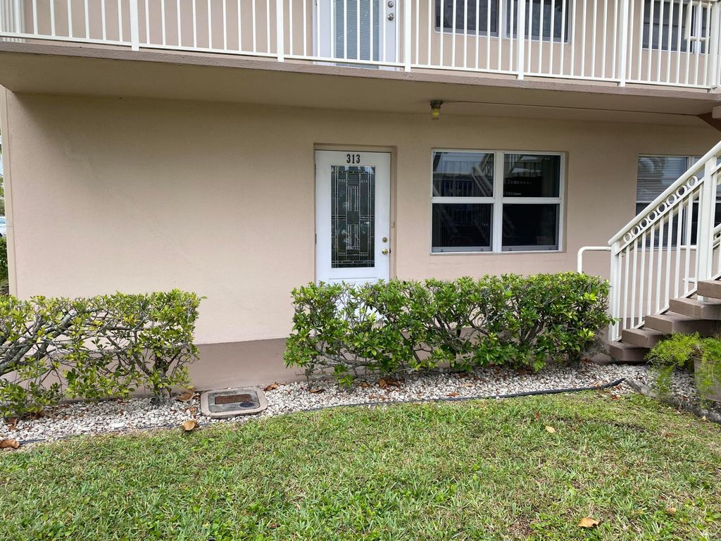 Photo of 313 Chatham #P, West Palm Beach, FL 33417 (MLS # R11157755)
