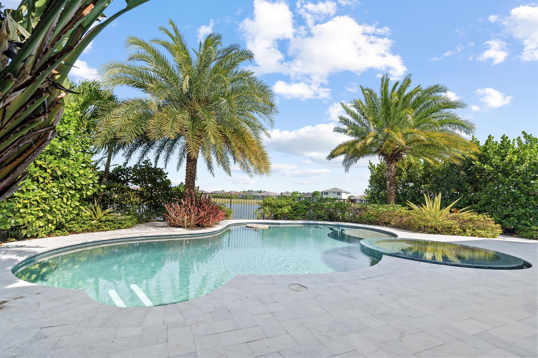 HAMMOCKS OF WESTLAKE - Residential