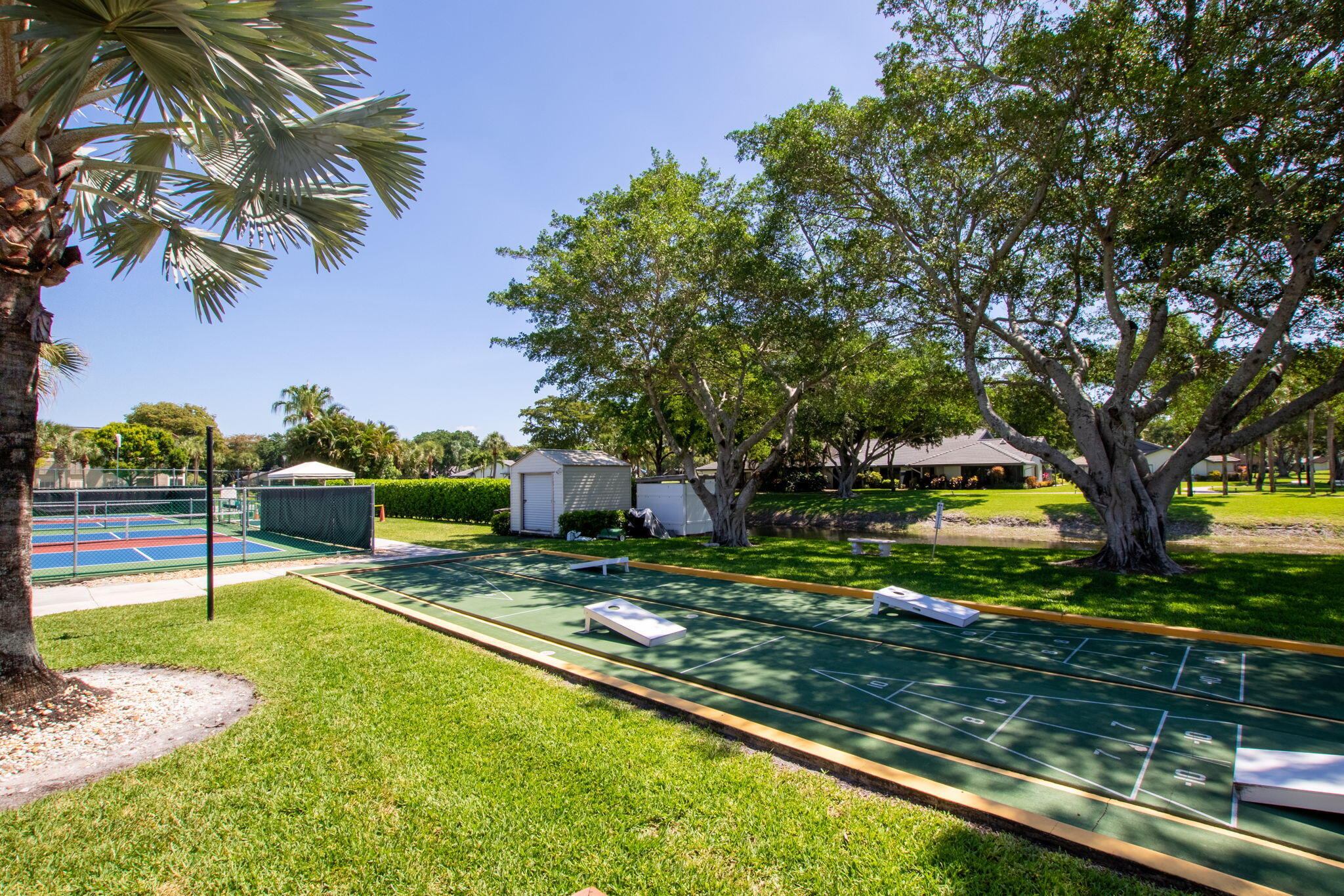 BANYAN SPRINGS LAKESIDE CONDO 3 - Residential