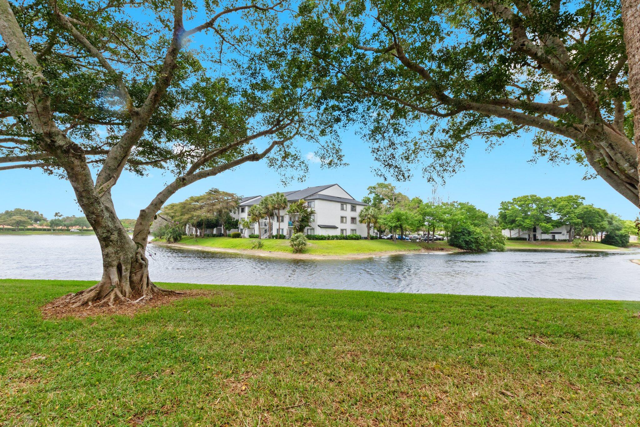 BANYAN SPRINGS LAKESIDE CONDO 3 - Residential