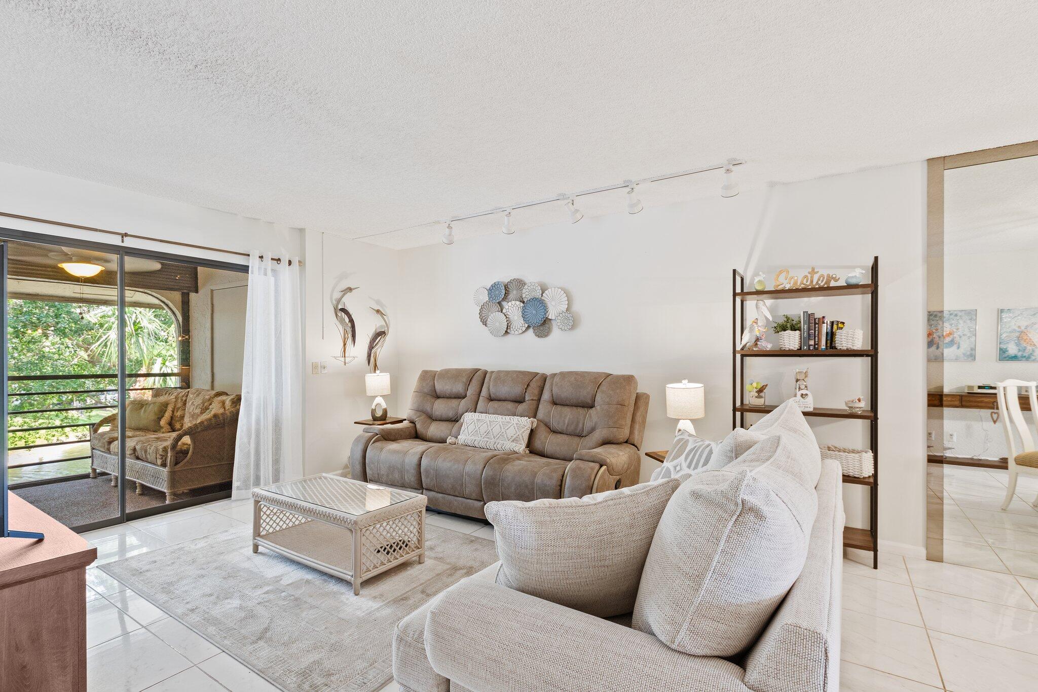 BANYAN SPRINGS LAKESIDE CONDO 3 - Residential