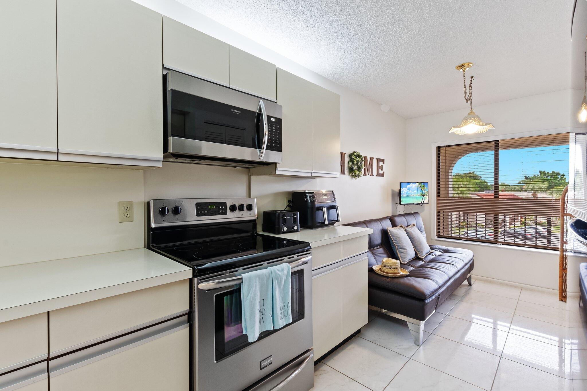 BANYAN SPRINGS LAKESIDE CONDO 3 - Residential