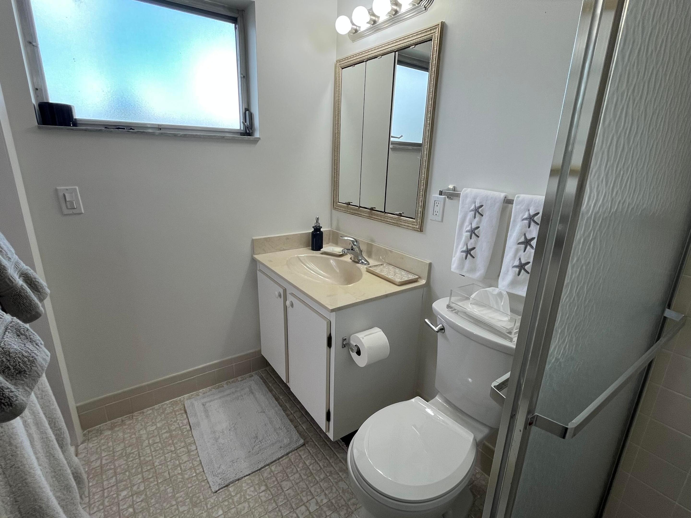 CRESTHAVEN TOWNHOMES SEC 5 CONDO - Residential