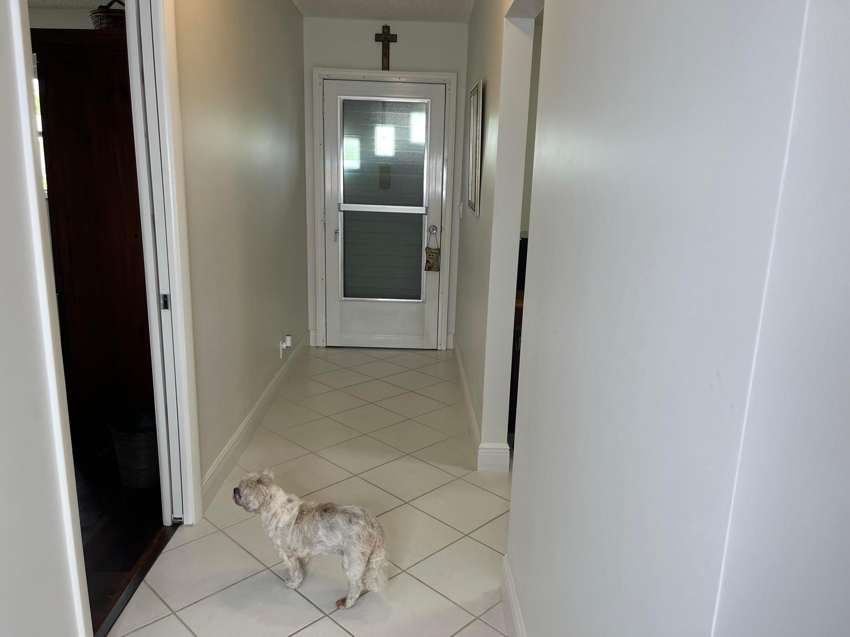 CRESTHAVEN TOWNHOMES SEC 5 CONDO - Residential