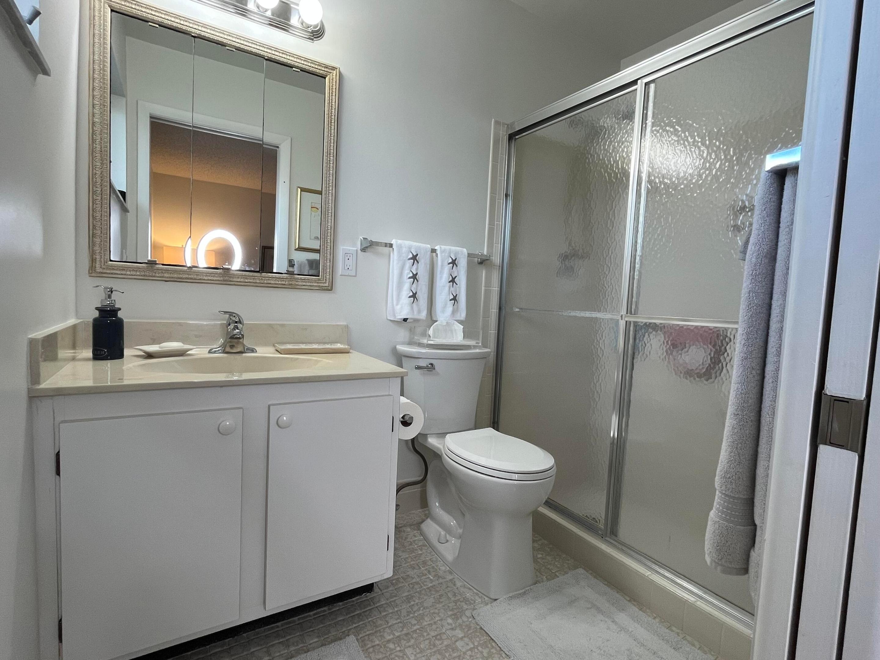 CRESTHAVEN TOWNHOMES SEC 5 CONDO - Residential