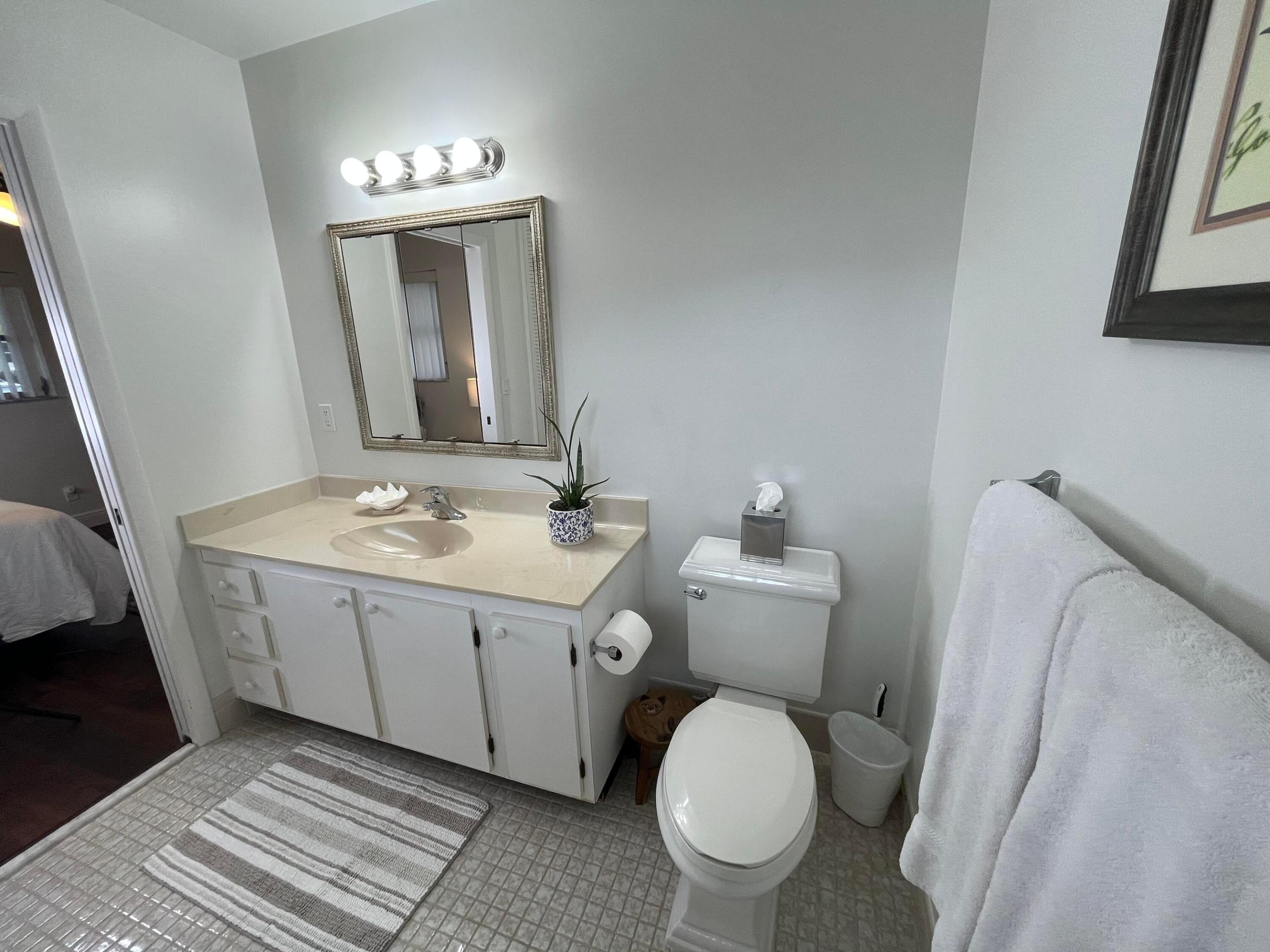 CRESTHAVEN TOWNHOMES SEC 5 CONDO - Residential