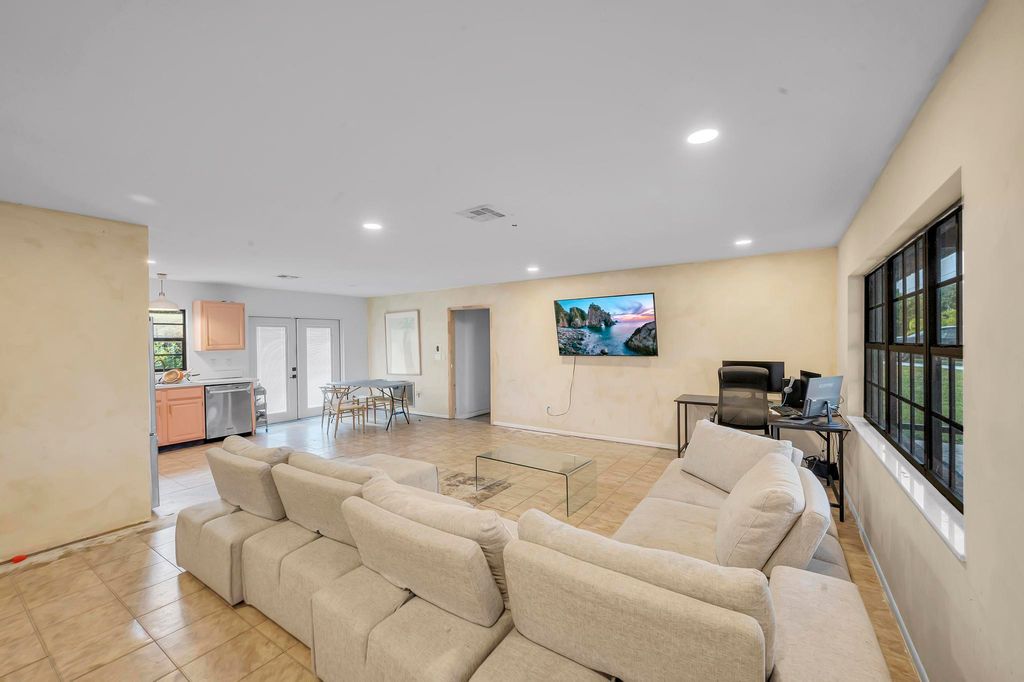 Photo of 5307 Hickory Drive, Fort Pierce, FL 34982 (MLS # R10981307)