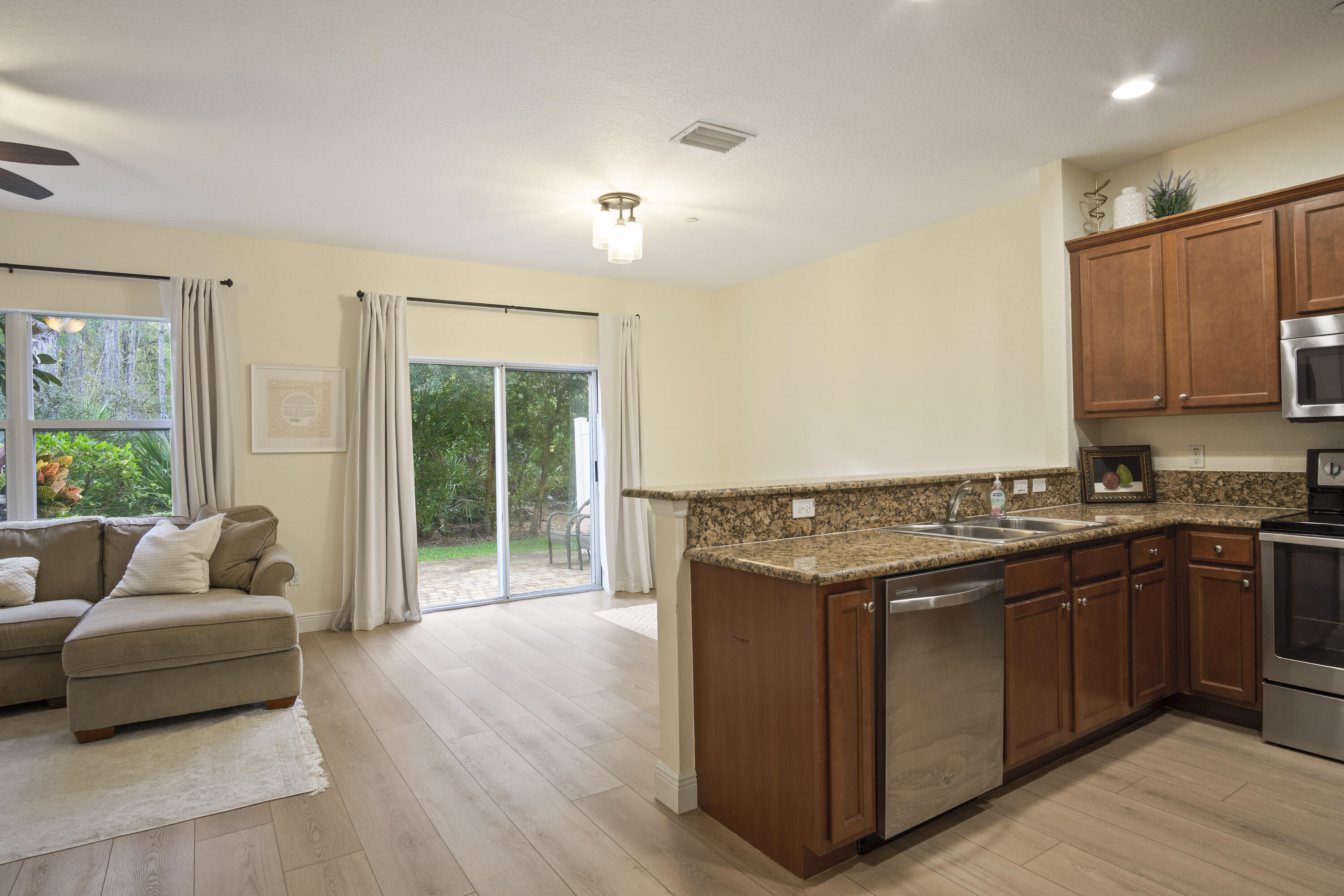 192 SW Otter Run Place