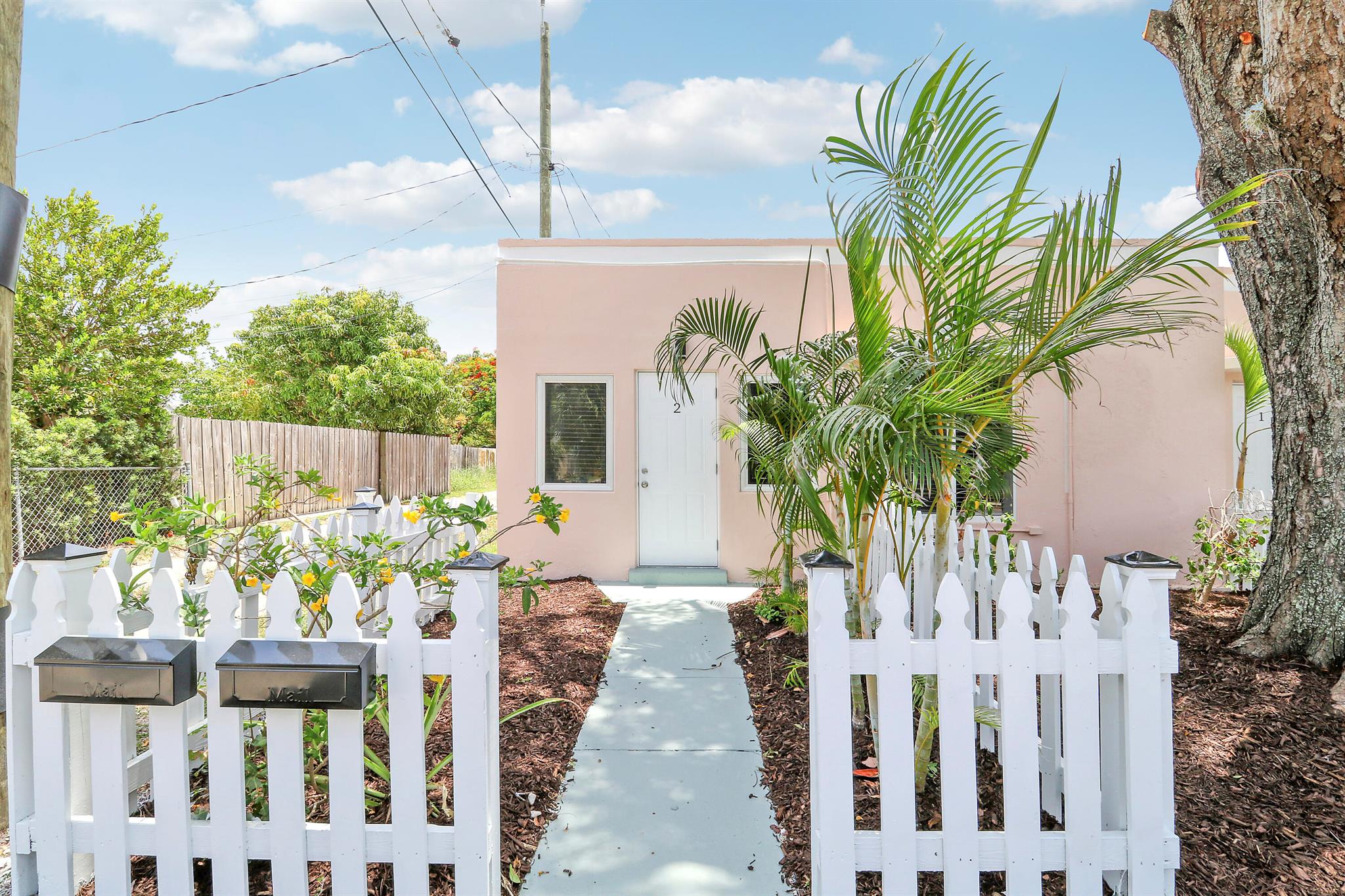Looking for a cozy place to rent in Lake Worth Beach, FL? Check out this 2 bedroom, 1 bath unit that's conveniently located close to downtown and all the amazing things that Lake Worth Beach has to offer. Plus, you'll be just a stone's throw away from the beach! Don't miss out on this great opportunity to live in one of Florida's most charming seaside towns. Completely Renovated. All Impact Windows.