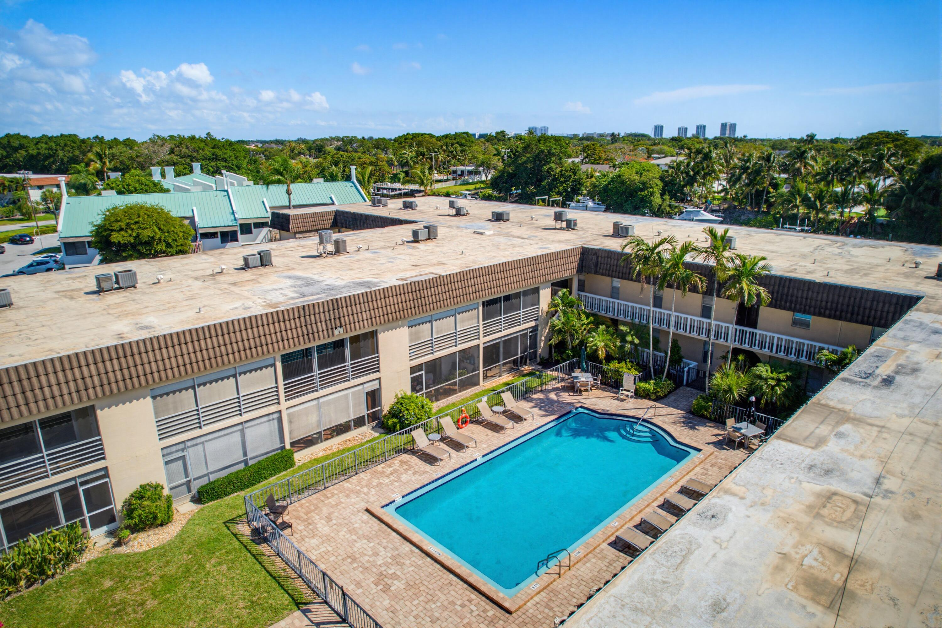 342 Southwind Drive 118, North Palm Beach, FL, 33408/$210,000 3 342 Southwind Drive 118
