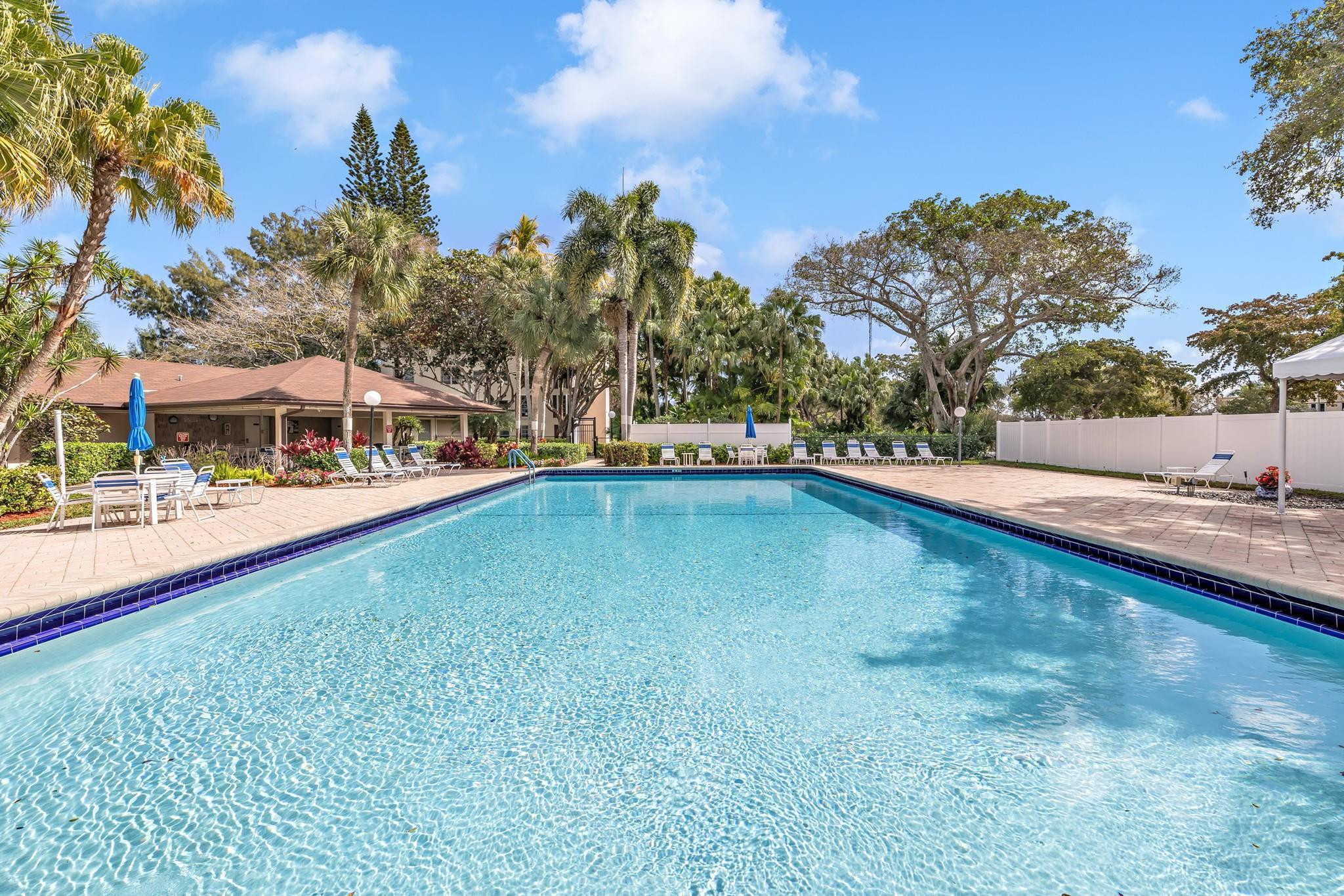 PALM AIRE - Residential