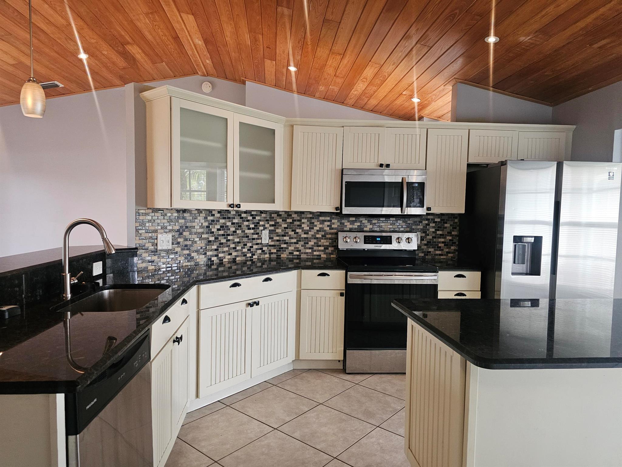 PORT ST LUCIE SECTION 33 - Residential Lease