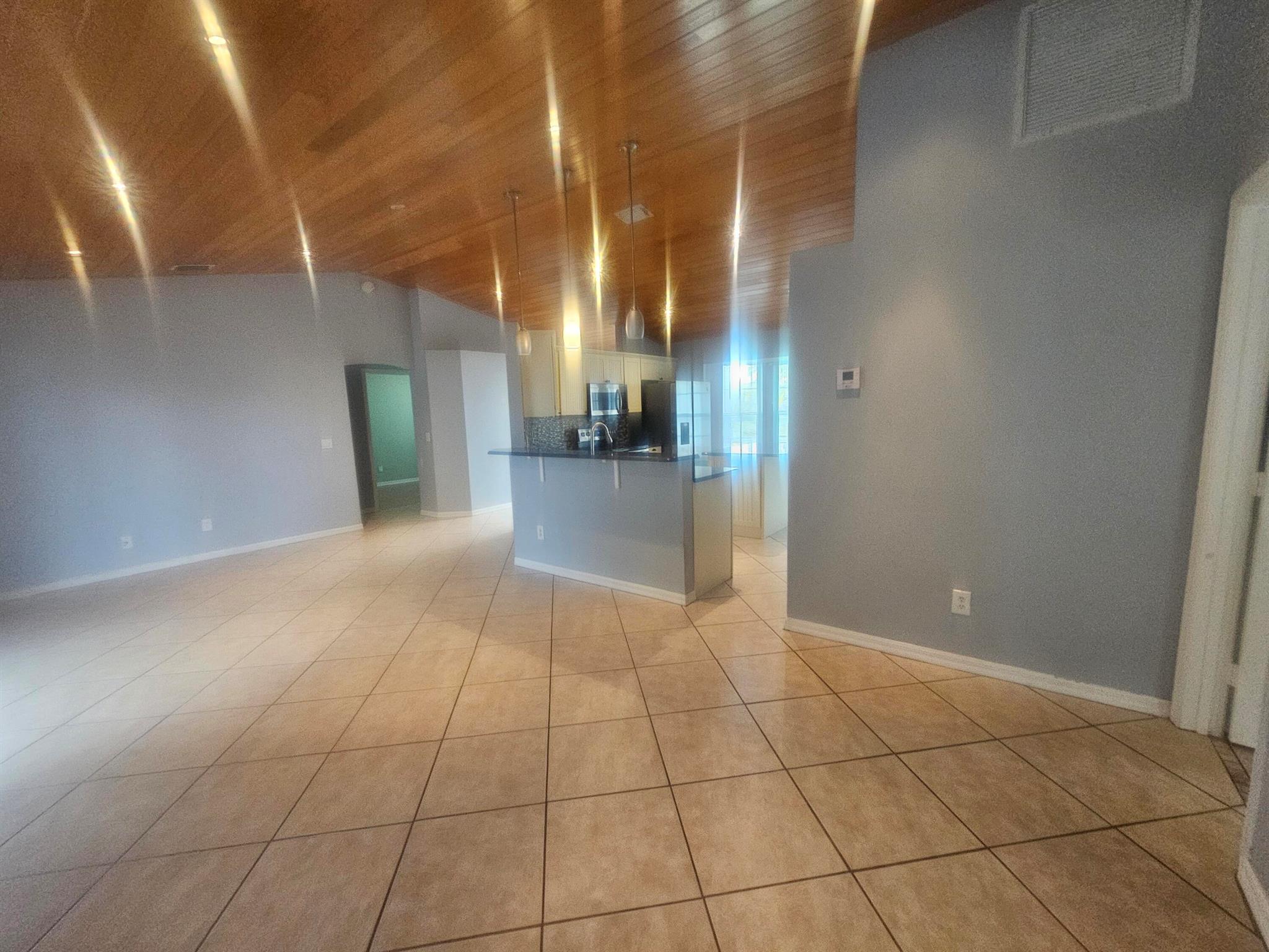 PORT ST LUCIE SECTION 33 - Residential Lease