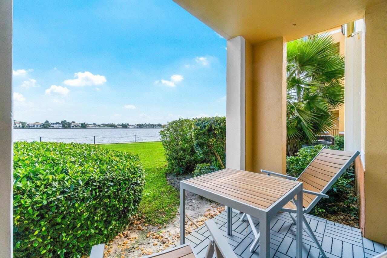 180 YACHT CLUB Way 102