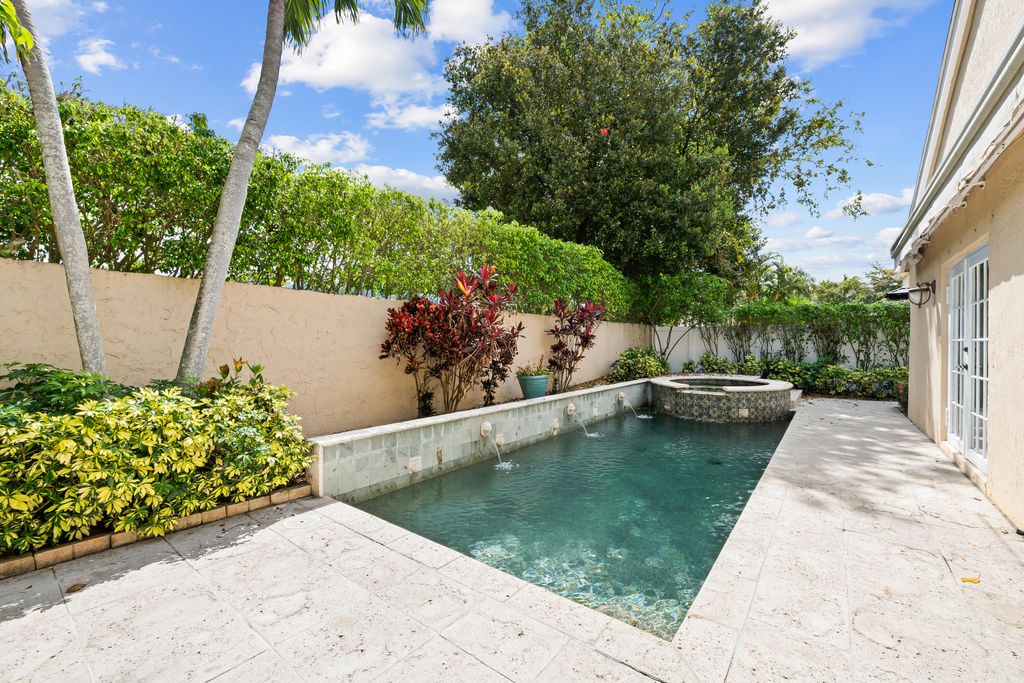 Photo of 2850 E Sable Cir, Margate, FL 33063 (MLS # B26001131)