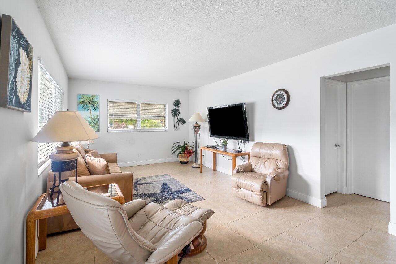 TOWN ACRES - Residential Income