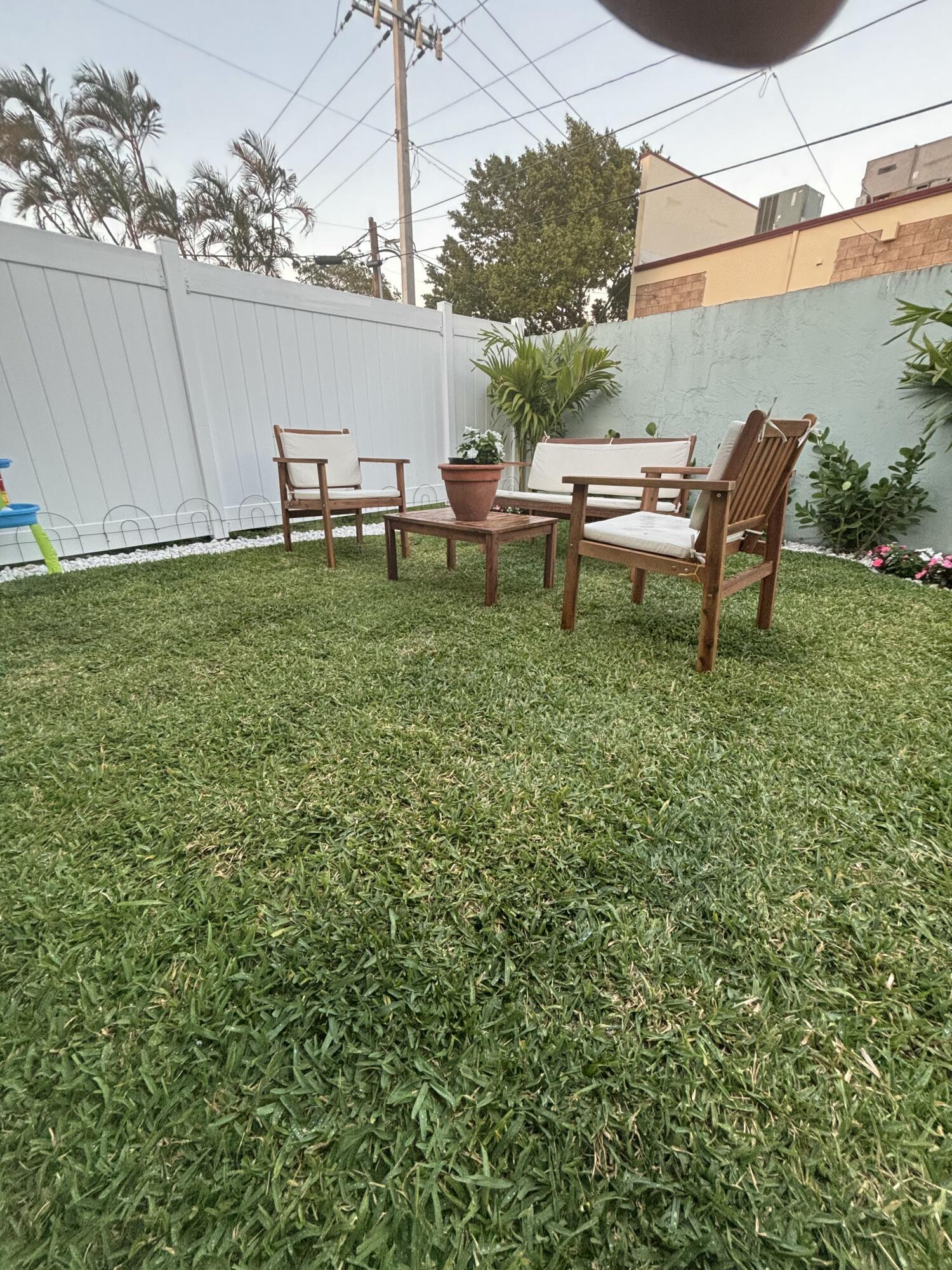 TOWN ACRES - Residential Income