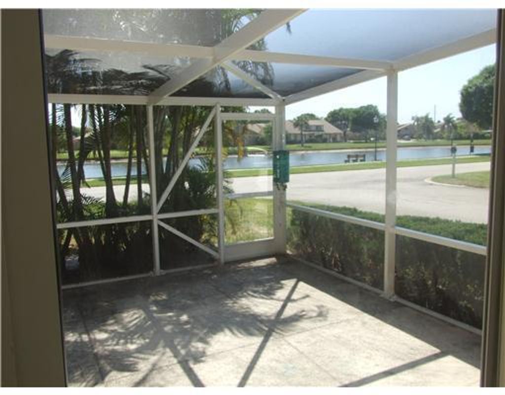 Photo of 65 Maplecrest Circle, Jupiter, FL 33458 (MLS # R11094996)