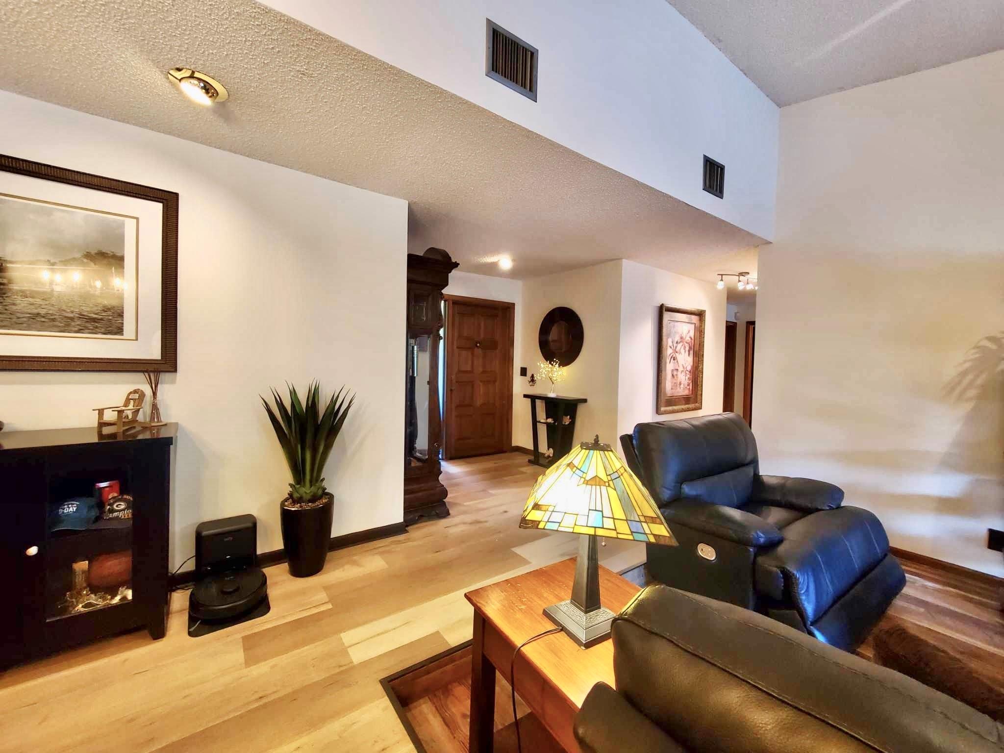 BOULEVARD WOODS NORTH - Residential