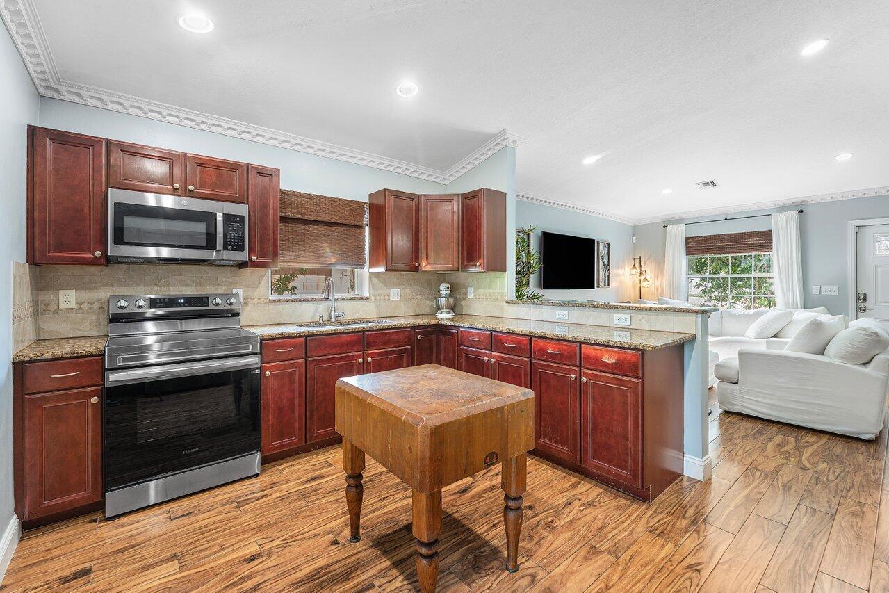 CLUB ROAD ESTATES - Residential