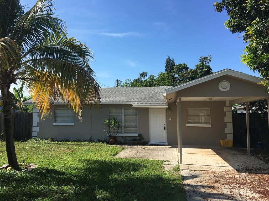 Photo of 131 Enfield Street St, Boca Raton, FL 33487 (MLS # R10821052)