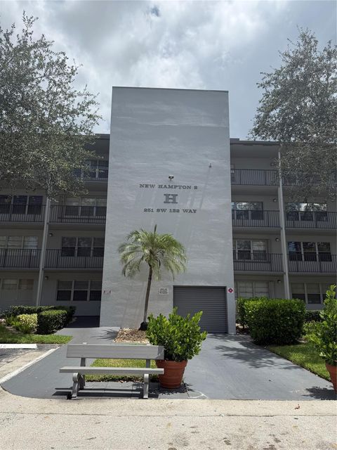 251 SW 132nd Way 108H Pembroke Pines FL 33027