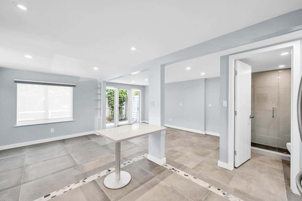 Photo of 828 NE 17TH Way #2, Fort Lauderdale, FL 33304 (MLS # B26061319)