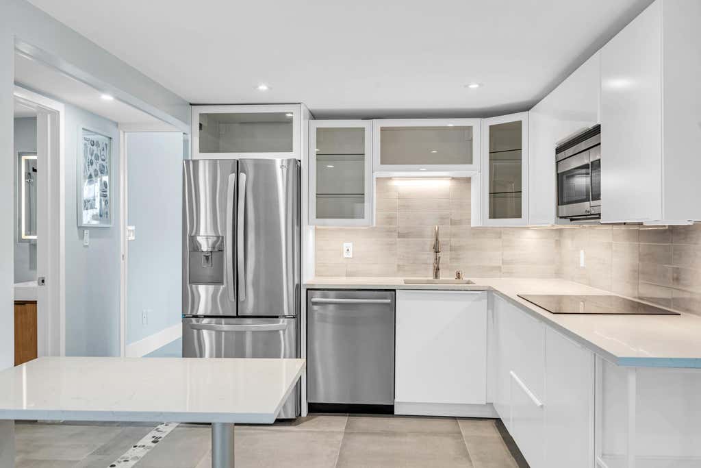 Photo of 828 NE 17TH Way #2, Fort Lauderdale, FL 33304 (MLS # B26061319)