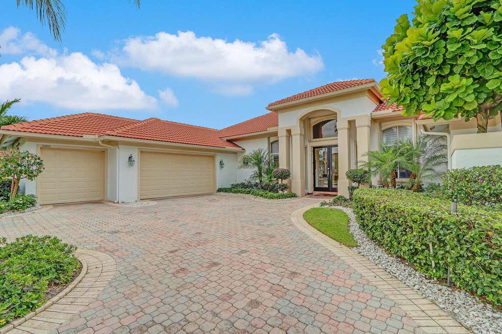 Photo of 10802 Egret Pointe Lane, West Palm Beach, FL 33412 (MLS # B26043543)