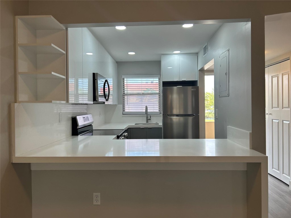 8080 N Sunrise Lakes Drive 209