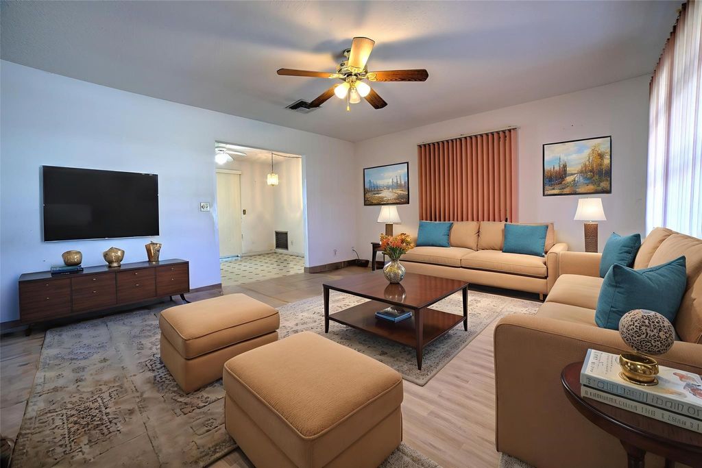 Photo of 1904 SW 19th Street, Boynton Beach, FL 33426 (MLS # F10520131)