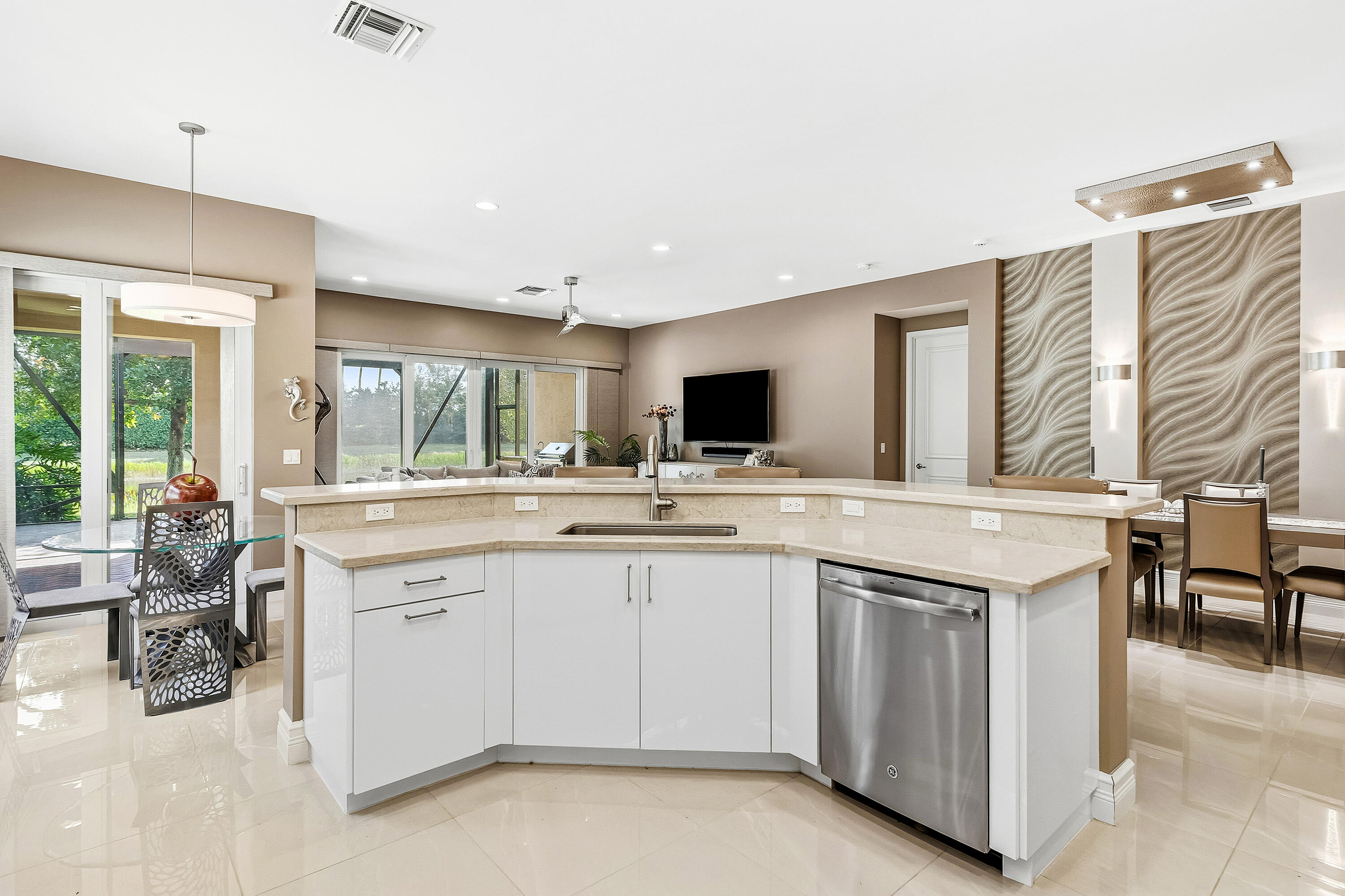 Valencia Bay - Residential