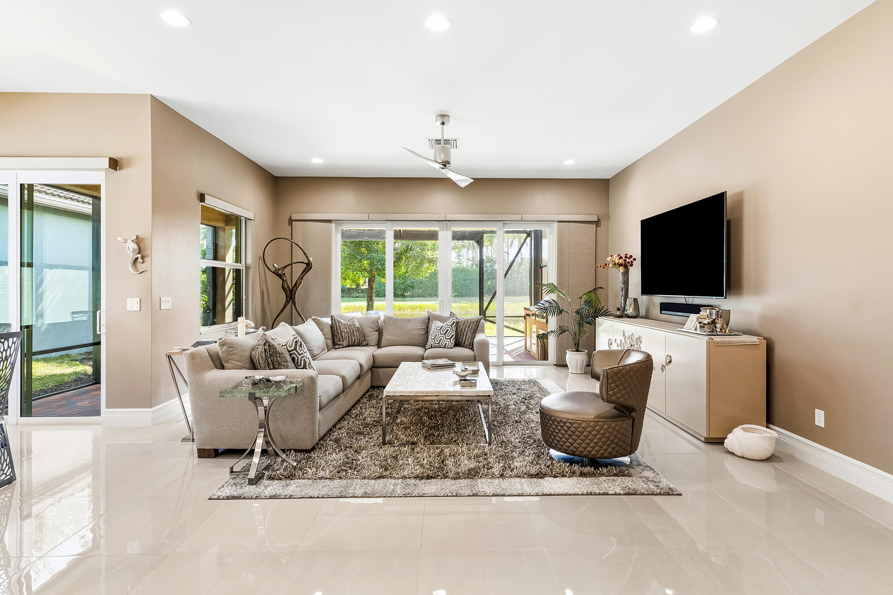 Valencia Bay - Residential