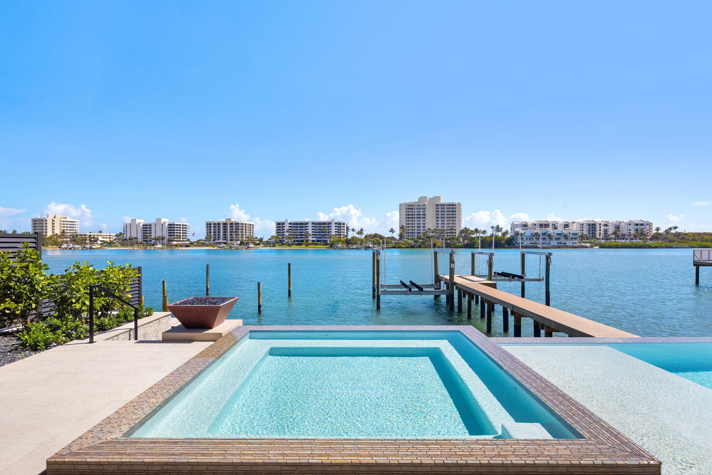 JUPITER HEIGHTS - Residential