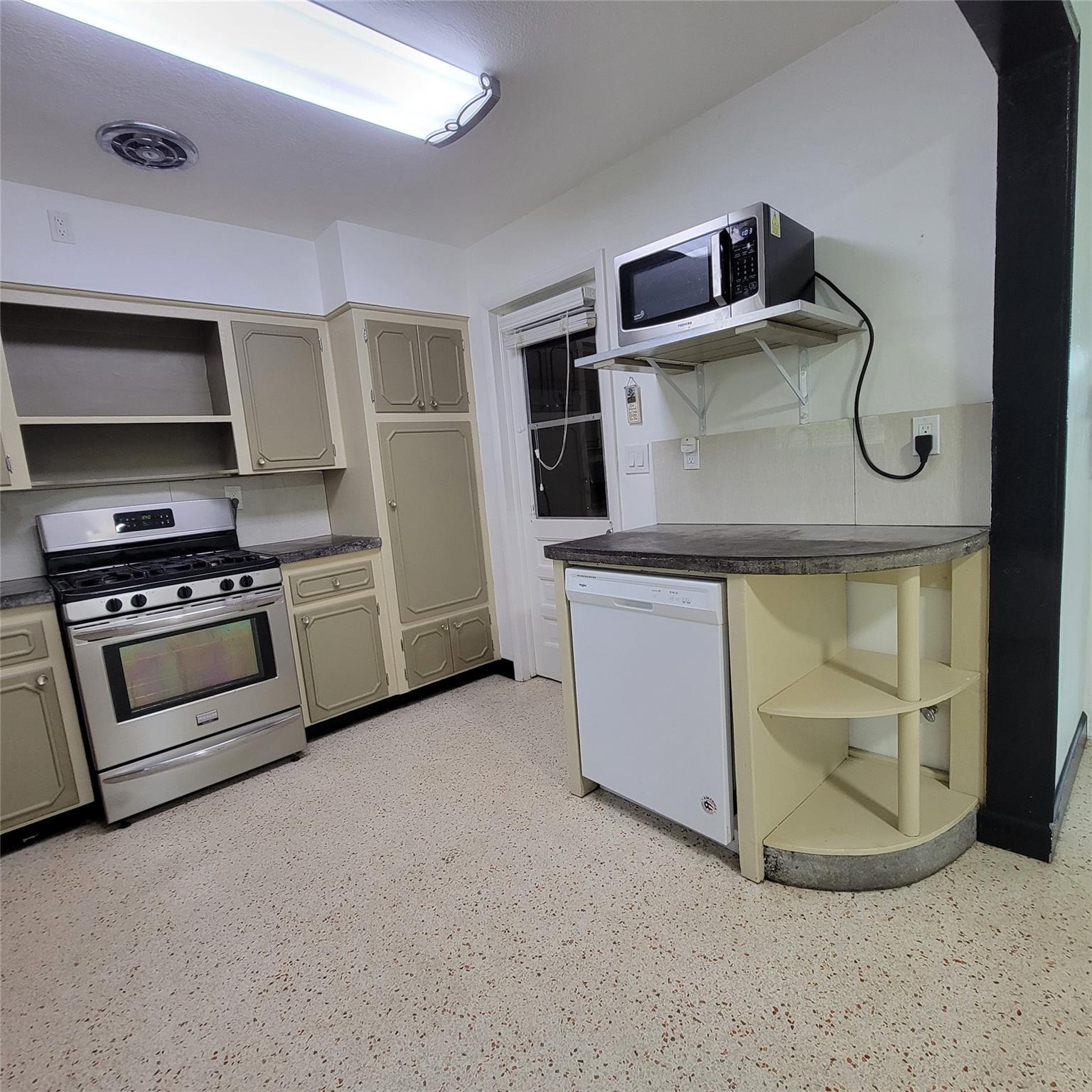 ORANGEBROOK GOLF ESTATES - Residential Lease