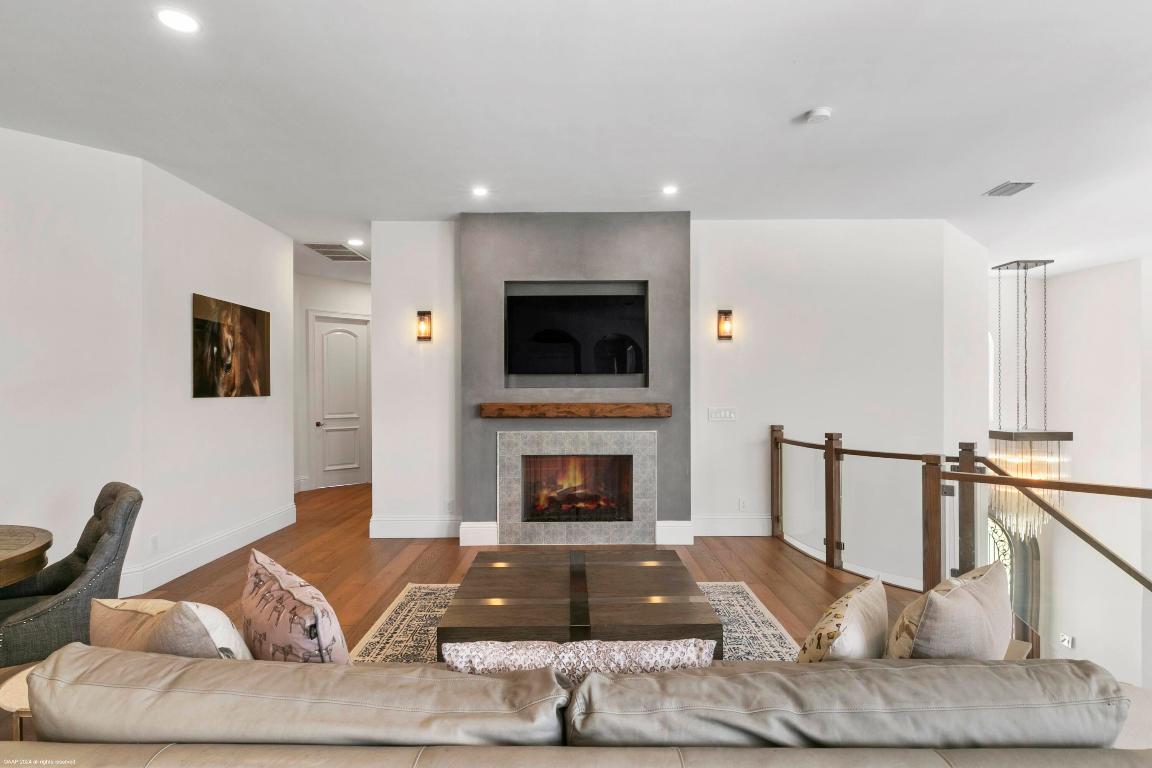 PADDOCK PARK 2 OF WELLINGTON - Residential