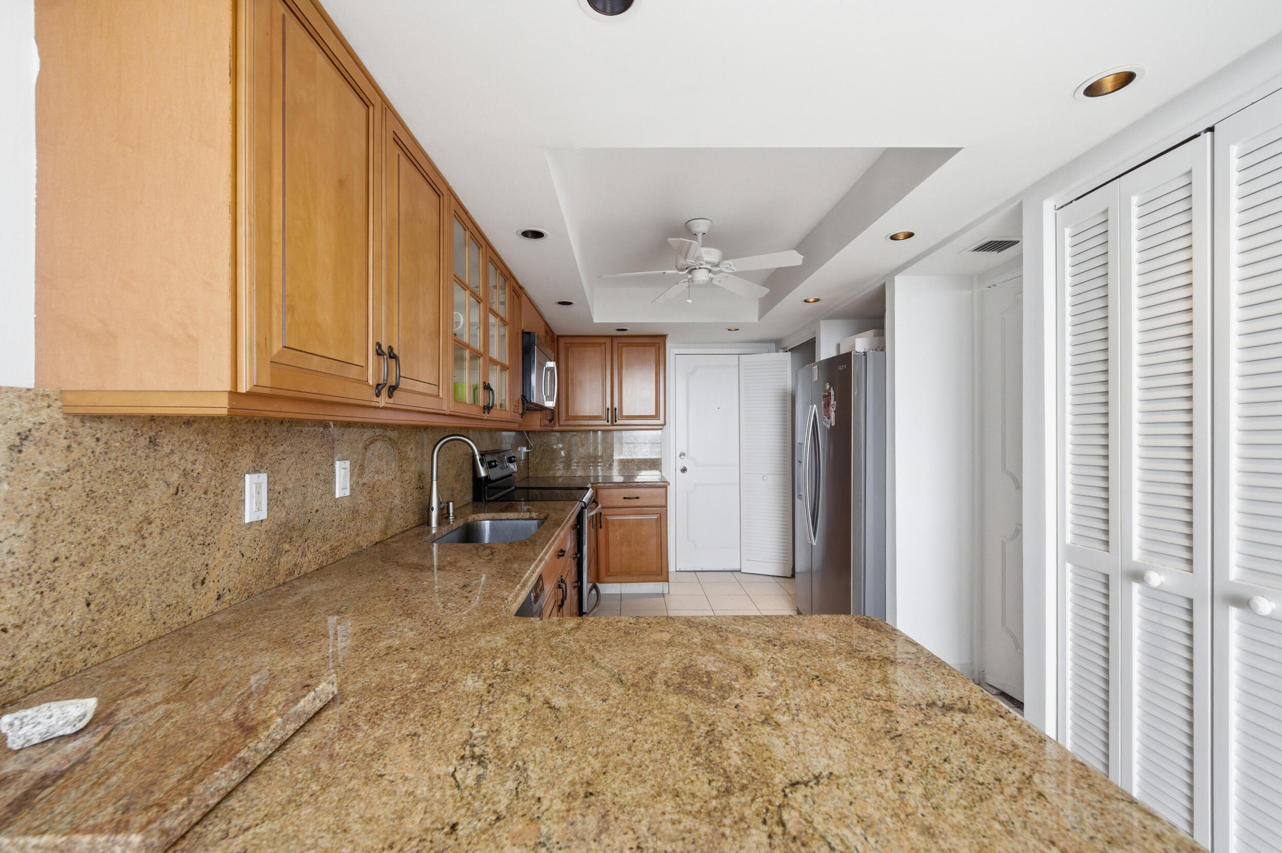 OCEAN TOWERS CONDO - Residential