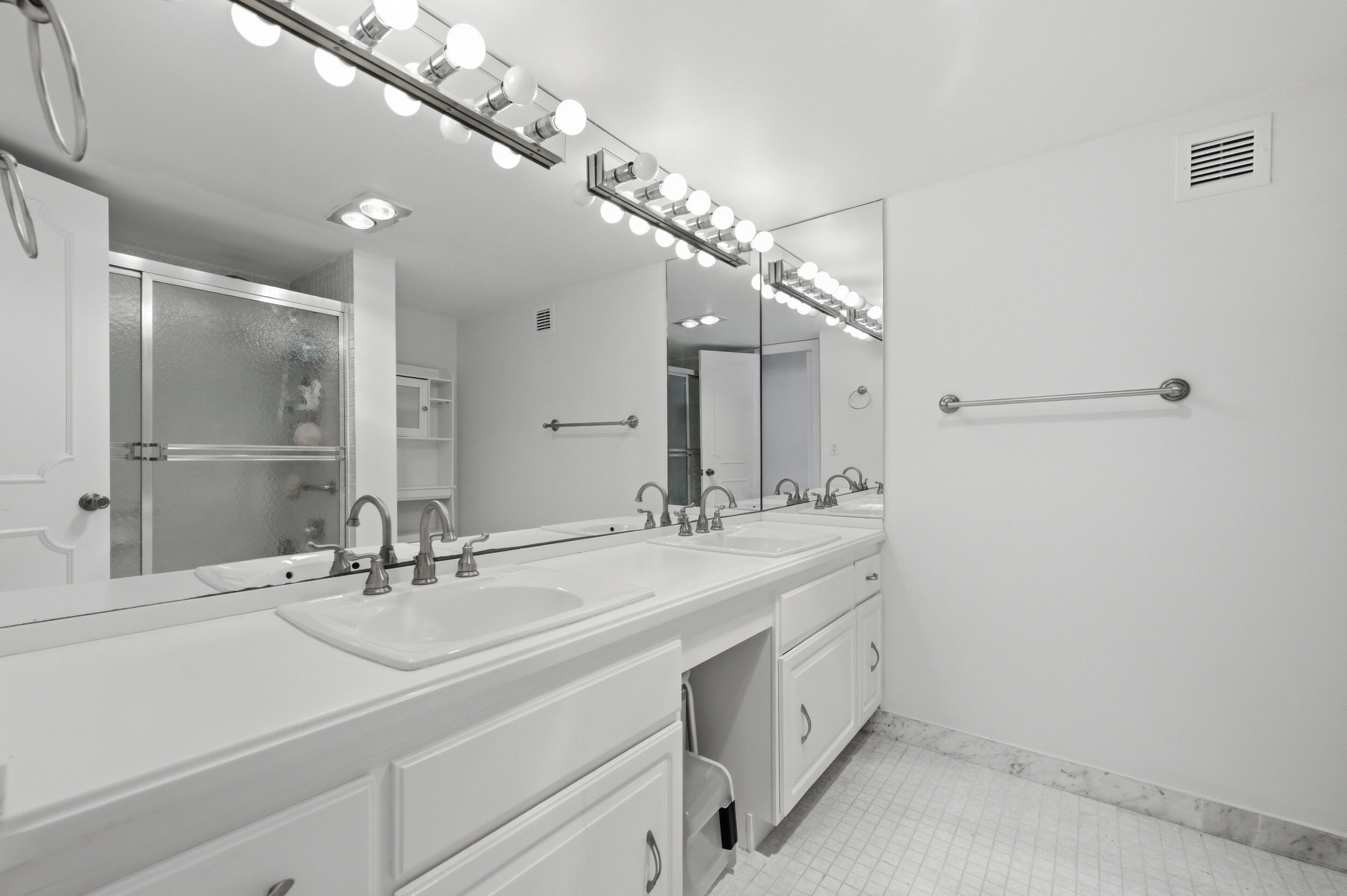 OCEAN TOWERS CONDO - Residential