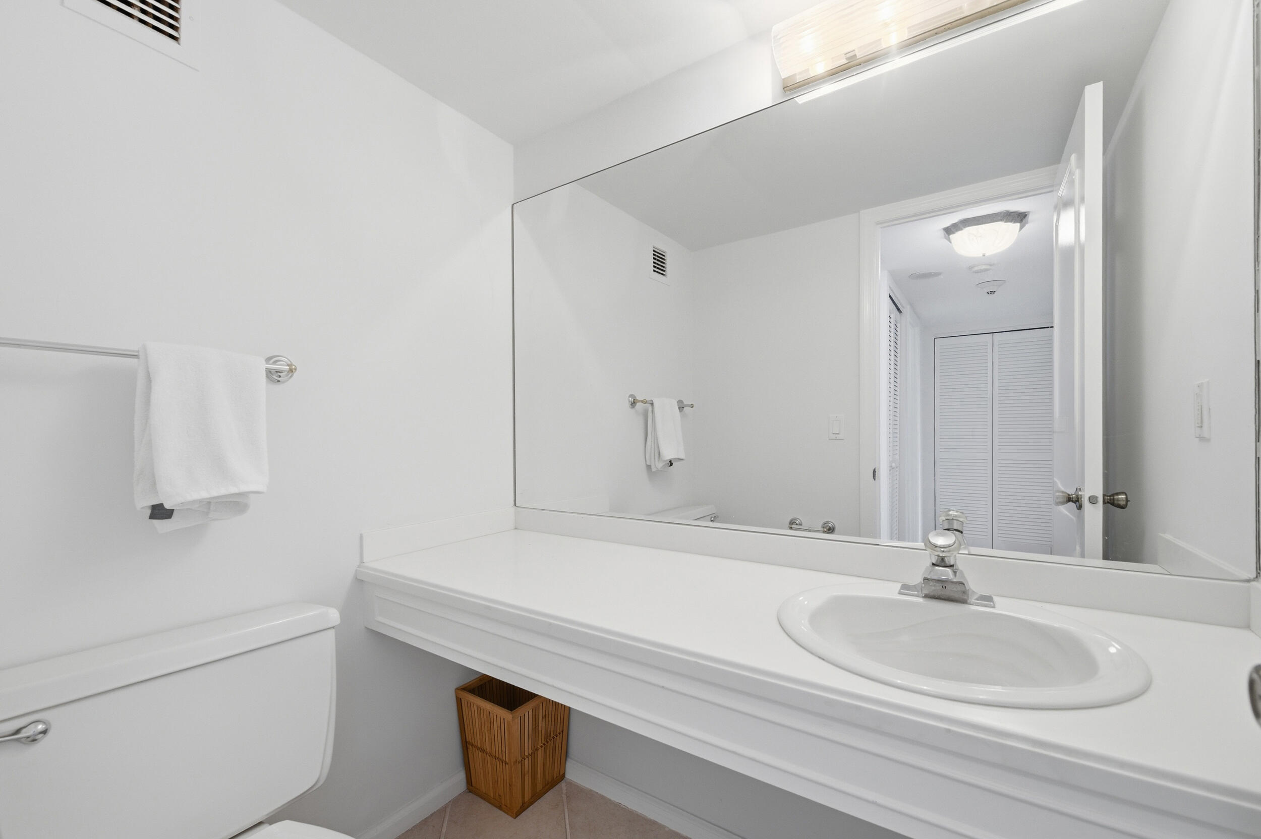 OCEAN TOWERS CONDO - Residential