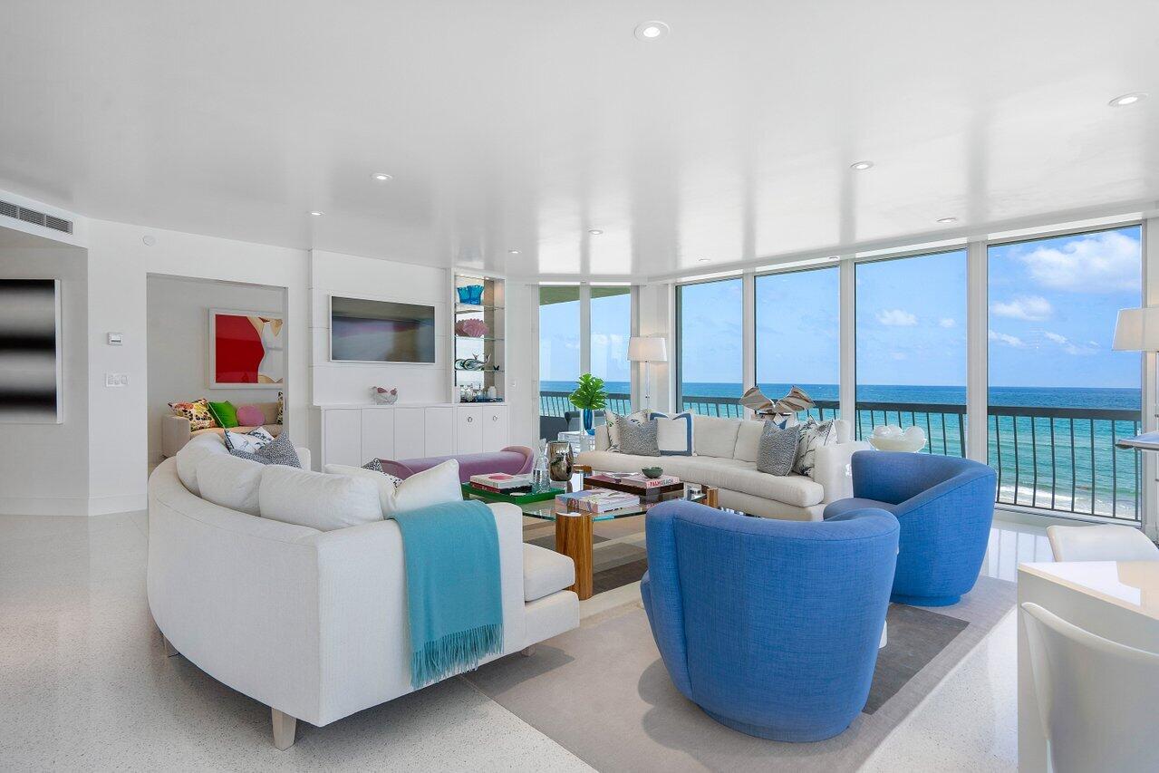 2100 Sloan's Curve - Residential