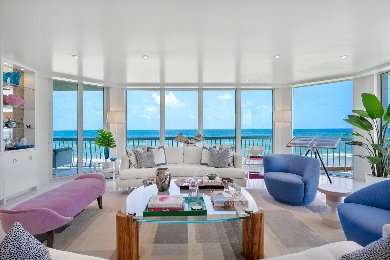 2100 Sloan's Curve - Residential