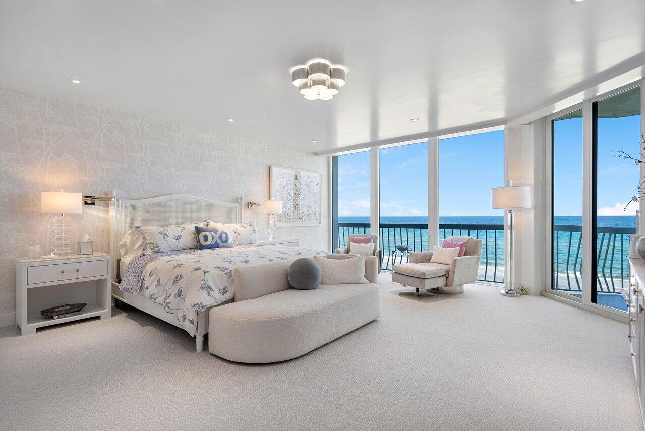 2100 Sloan's Curve - Residential