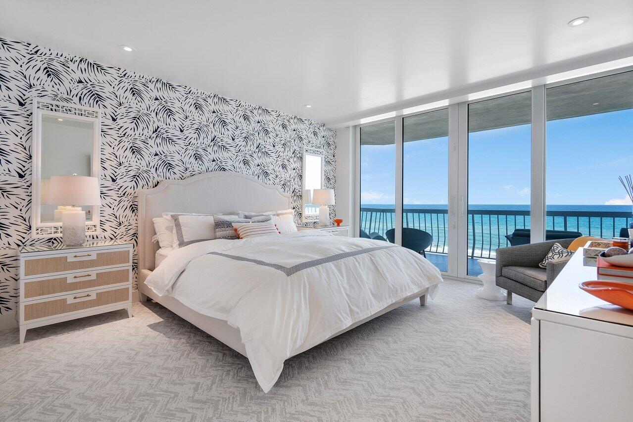 2100 Sloan's Curve - Residential