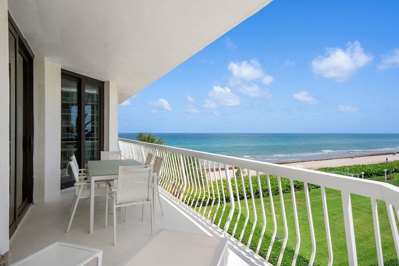 2100 Sloan's Curve - Residential